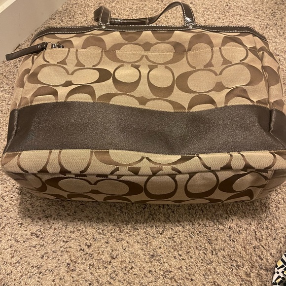 Coach bag great as a diaper bag or simply a bag for weekends getaways - Picture 2 of 5